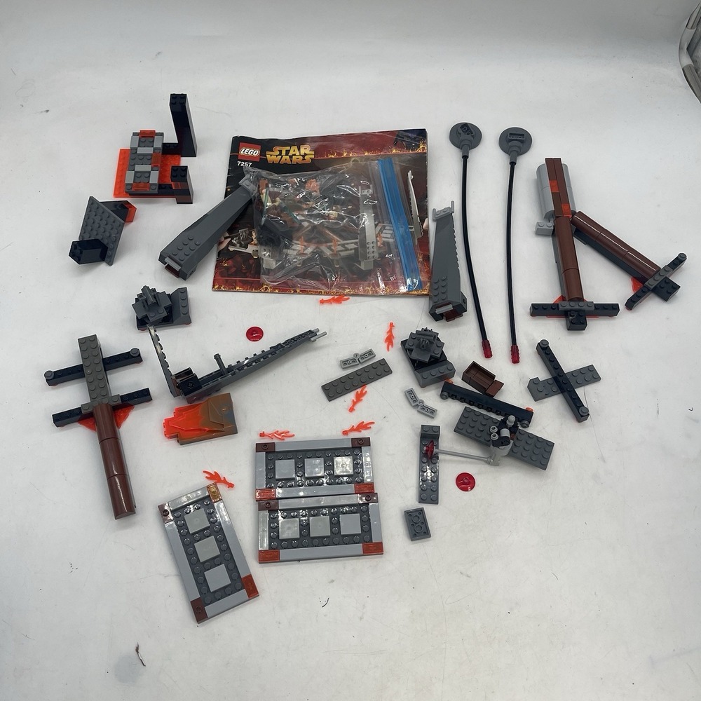 LEGO Star Wars 7257 Ultimate Lightsaber Duel Minifigs W Manual Complete ?